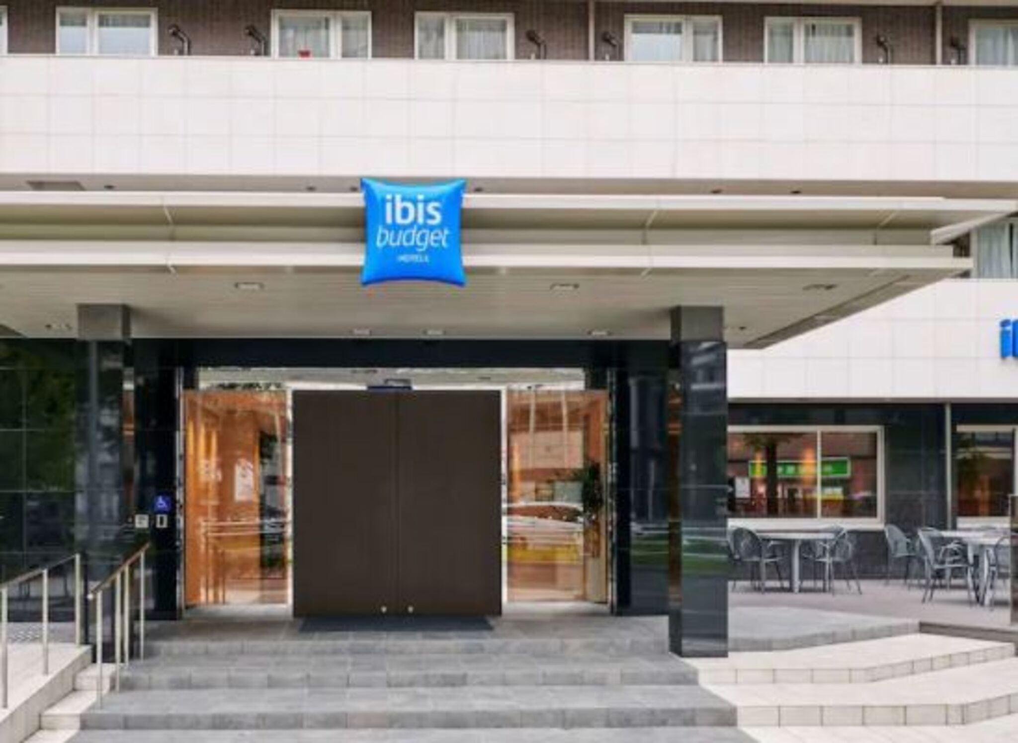 Ibis Budget Osaka Umeda מראה חיצוני תמונה